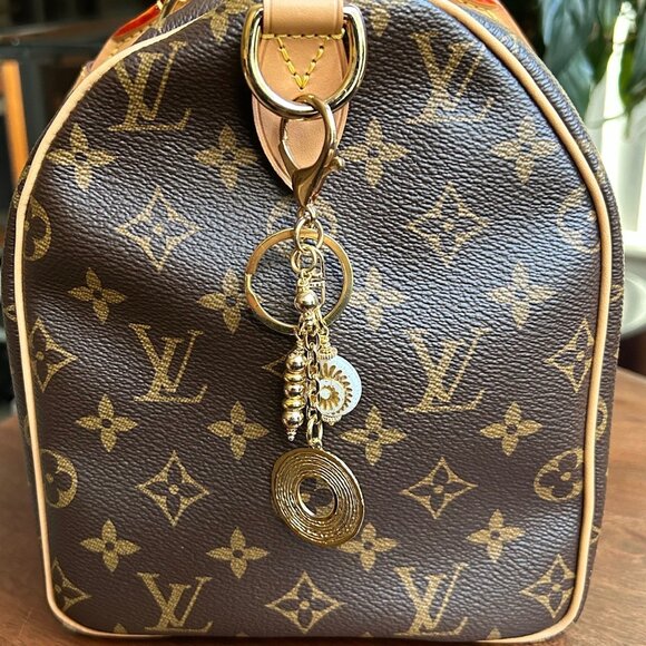 FLOATING RING PENDANT Bag Charm White, Gold Tone ⭕ - Picture 7 of 8